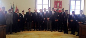 Una delegazione di paracadutisti in Provincia