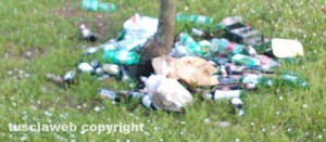 Immondizia nel parco di porta Romana