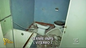 Una stanza delle terme ex Inps su Striscia