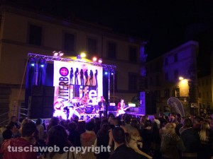 Giorni Anomali in concerto a piazza Fontana Grande