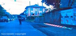 La sbarra del passaggio a livello staccata