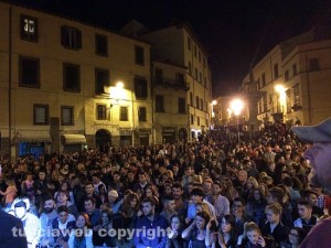 Giorni Anomali in concerto a piazza Fontana Grande