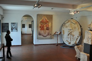 L'affresco esposto al museo di Ischia di Castro