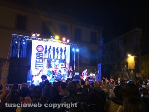 Giorni Anomali in concerto a piazza Fontana Grande