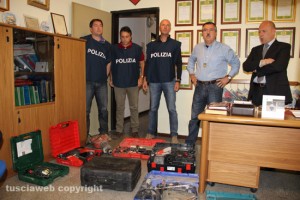Fabio Zampaglione con alcuni degli uomini che hanno partecipato all'operazione