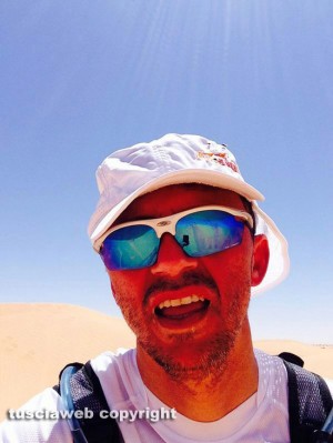 Andrea Belli sotto il sole del Sahara