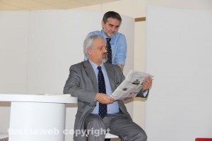 L'esaminatore AngelPaolo Zafarana e alle spalle il coach Michele Palazzetti