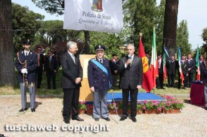 A destra l'ex questore di Viterbo Raffaele Micillo