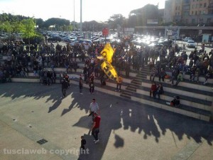 I tifosi gialloblù a piazza Unità d'Italia