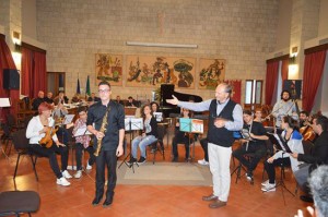 Il maestro Santoloci con l'Orchestra giovanile Monte Mario