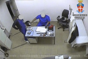 Operazione Anubi - arrestati tre necrofori della camera mortuaria di Belcolle - Il passaggio di denaro