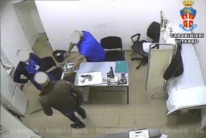 Operazione Anubi - arrestati tre necrofori della camera mortuaria di Belcolle - Il passaggio di denaro