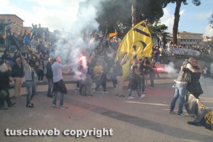 I tifosi della viterbese festeggiano la serie D