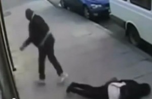 Colpita e atterrata, le scioccanti immagini del "knockout" americano