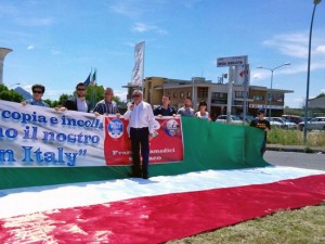 Made in Italy, il flash mob FdI