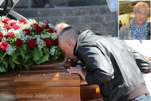 Il funerale - Nel riquadro Massimo Scardozzi