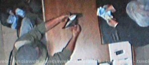 Lo scambio di denaro tra un extracomunitario e l'ex sindacalista indagato