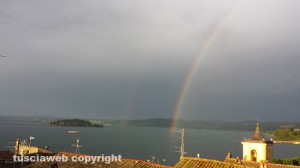 L'arcobaleno sul lago di Bolsena