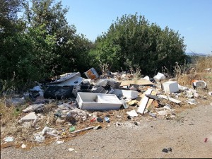 Discarica a cielo aperto a Castel d'Asso
