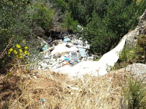 Discarica a cielo aperto a Castel d'Asso