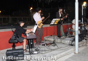 Caffeina apre con una festa