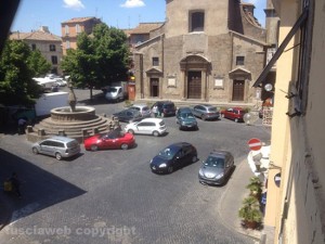 Viterbo - Sosta selvaggia a piazza San Faustino