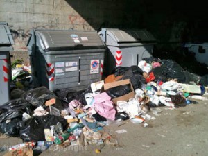 Viterbo - Rifiuti in strada Castiglione