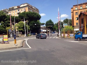 Il passaggio a livello semichiuso