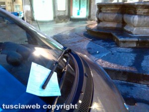 Viterbo - Piazza delle Erbe - Sosta selvaggia