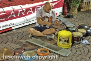 Il batterista di strada Dario Rossi