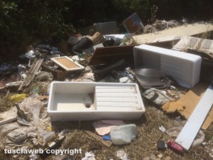 Discarica abusiva a Castel D'Asso