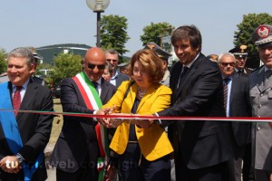 Centro polifunzionale, il taglio del nastro