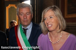 La ministra dell'Istruzione Stefania Giannini con il sindaco Leonardo Michelini