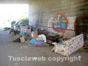 L'immondizia in strada Occhi bianchi
