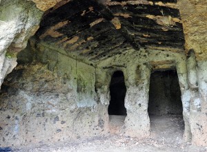 Le necropoli di Grotte di Castro
