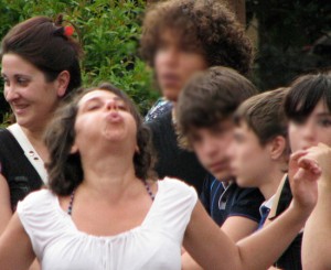 Il Torneo di sputo del nocciolo di ciliegia