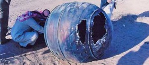 Un detrito spaziale nel deserto