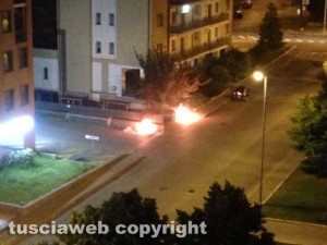 Altri incendi appiccati sempre nella zona di via Garbini