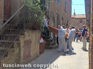 Le due salme portate a Belcolle