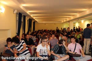 La riunione dei 200 volontari di Caffeina 