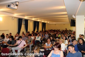 La riunione dei 200 volontari di Caffeina 