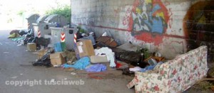 L'immondizia in strada Occhi bianchi