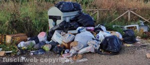 L'immondizia fuori porta Faul