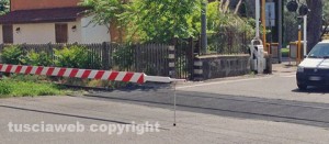 Viterbo - Il passaggio a livello semichiuso