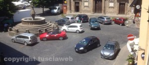 Viterbo - Sosta selvaggia a piazza San Faustino