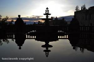 Viterbo - La fontana del giardino di piazza del Comune