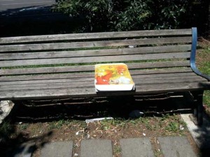 Panchina di via Lega 12 popoli