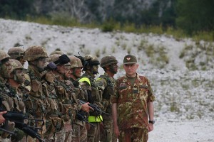 Il Capo di Stato maggiore dell'esercito, Claudio graziano, incontra il 15esimo corso "Ardire"