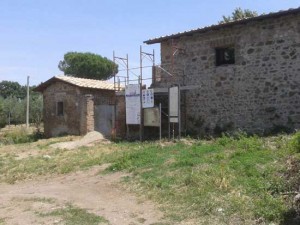 Vetralla - La sporcizia alla chiesa di Forum Cassii