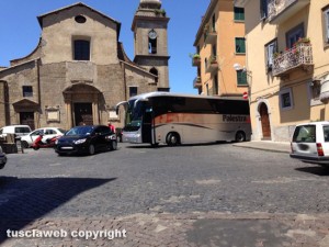 Traffico in tilt tra piazza San faustino e piazza della Rocca